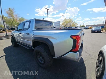 2025 Toyota Tacoma TRD Off-Road Crew Cab Medium Bed - miniatura 2