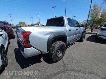 2025 Toyota Tacoma TRD Off-Road Crew Cab Medium Bed - miniatura 3
