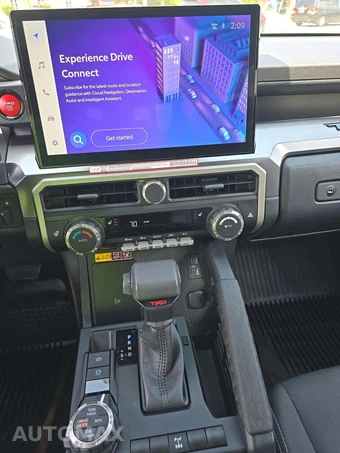 2025 Toyota Tacoma TRD Off-Road Crew Cab Medium Bed - miniatura 9