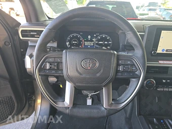 2025 Toyota Tacoma TRD Off-Road Crew Cab Medium Bed - miniatura 10