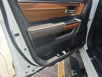 2025 Toyota Tundra 1794 Edition Crew Cab Short Bed - miniatura 9