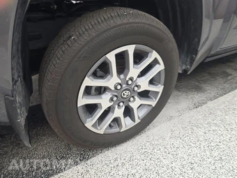 2025 Toyota Tundra i-FORCE MAX 1794 Edition Crew Cab Short Bed - miniatura 5