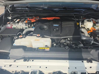 2025 Toyota Tundra i-FORCE MAX 1794 Edition Crew Cab Short Bed - miniatura 8