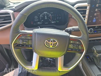 2025 Toyota Tundra i-FORCE MAX 1794 Edition Crew Cab Short Bed - miniatura 10