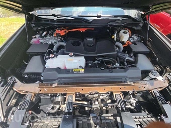 2025 Toyota Tundra i-FORCE MAX Limited Crew Cab Short Bed - miniatura 22