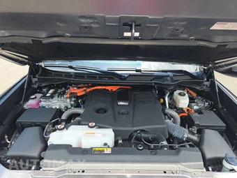 2025 Toyota Tundra i-FORCE MAX Platinum Crew Cab Short Bed - miniatura 15