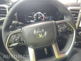 2025 Toyota Tundra i-FORCE MAX Platinum Crew Cab Short Bed - miniatura 10