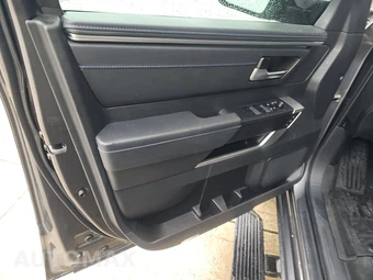 2025 Toyota Tundra i-FORCE MAX Platinum Crew Cab Short Bed - miniatura 9