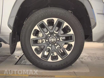 2025 Toyota Tundra Limited Crew Cab Short Bed - miniatura 10