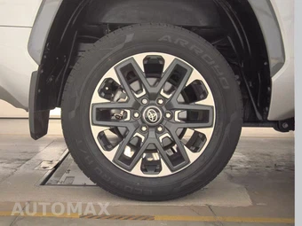 2025 Toyota Tundra Limited Crew Cab Short Bed - miniatura 11