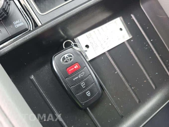 2025 Toyota Tundra Limited Crew Cab Short Bed - miniatura 8