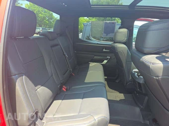 2025 Toyota Tundra Platinum Crew Cab Short Bed - miniatura 16