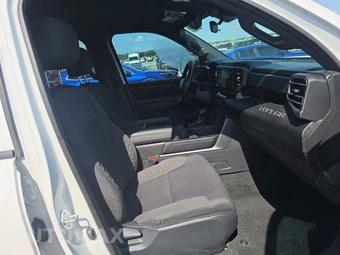 2025 Toyota Tundra SR Crew Cab Short Bed - miniatura 8