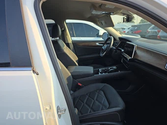 2025 Volkswagen Atlas 2.0T SE w/Technology - miniatura 8