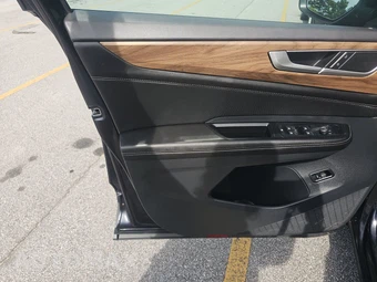 2025 Volkswagen Atlas 2.0T SE w/Technology - miniatura 15