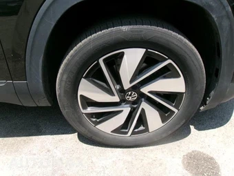 2025 Volkswagen Atlas 2.0T SE w/Technology - miniatura 28