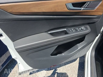 2025 Volkswagen Atlas 2.0T SE w/Technology - miniatura 9