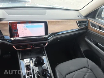 2025 Volkswagen Atlas 2.0T SE w/Technology - miniatura 11
