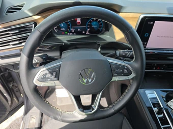 2025 Volkswagen Atlas 2.0T SE w/Technology - miniatura 10