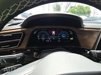 2025 Volkswagen Atlas 2.0T SE w/Technology - miniatura 18