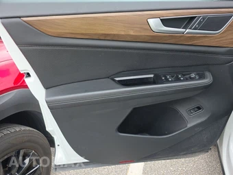 2025 Volkswagen Atlas 2.0T SE w/Technology - miniatura 15