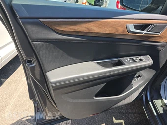 2025 Volkswagen Atlas 2.0T SE w/Technology - miniatura 9