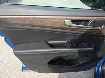 2025 Volkswagen Atlas 2.0T SEL - miniatura 9