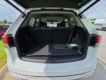 2025 Volkswagen Atlas 2.0T SEL Premium R-Line – miniatura 15