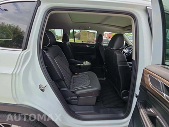 2025 Volkswagen Atlas 2.0T SEL Premium R-Line – miniatura 17