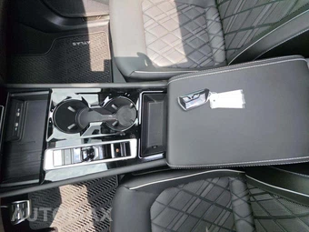 2025 Volkswagen Atlas 2.0T SEL Premium R-Line – miniatura 8