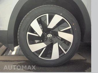 2025 Volkswagen Atlas Cross Sport 2.0T SE w/Technology - miniatura 9
