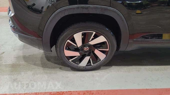 2025 Volkswagen Atlas Cross Sport 2.0T SE w/Technology - miniatura 30