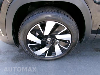 2025 Volkswagen Atlas Cross Sport 2.0T SE w/Technology - miniatura 18