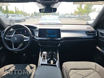 2025 Volkswagen Atlas Cross Sport 2.0T SE w/Technology - miniatura 17