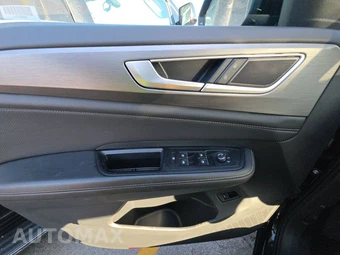 2025 Volkswagen Atlas Cross Sport 2.0T SE w/Technology - miniatura 9