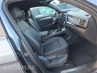 2025 Volkswagen Atlas Cross Sport 2.0T SE w/Technology - miniatura 8