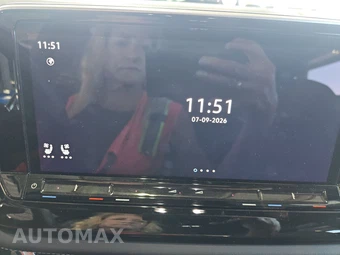 2025 Volkswagen Atlas Cross Sport 2.0T SE w/Technology - miniatura 17