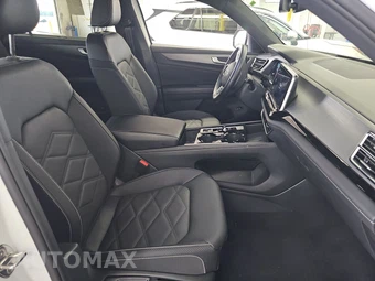 2025 Volkswagen Atlas Cross Sport 2.0T SE w/Technology - miniatura 8