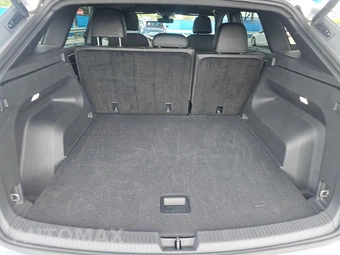 2025 Volkswagen Atlas Cross Sport 2.0T SE w/Technology - miniatura 16