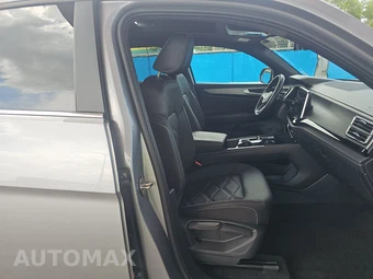 2025 Volkswagen Atlas Cross Sport 2.0T SE w/Technology - miniatura 8