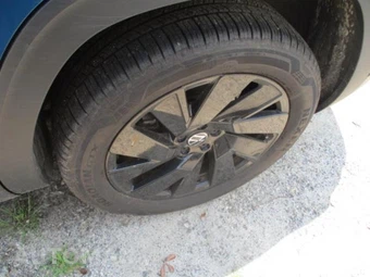 2025 Volkswagen Atlas Cross Sport 2.0T SE w/Technology - miniatura 22