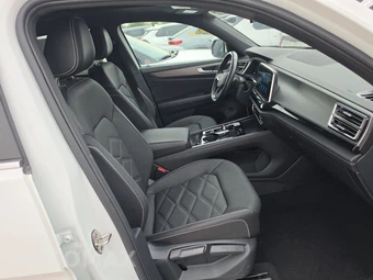 2025 Volkswagen Atlas Cross Sport 2.0T SE w/Technology - miniatura 8
