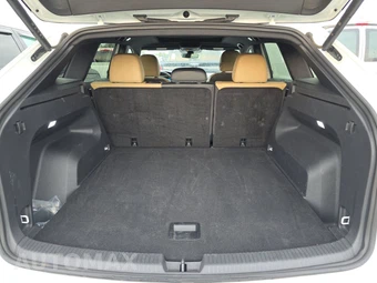 2025 Volkswagen Atlas Cross Sport 2.0T SE w/Technology - miniatura 16