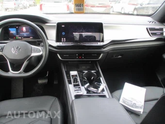 2025 Volkswagen Atlas Cross Sport 2.0T SE w/Technology - miniatura 12