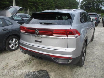 2025 Volkswagen Atlas Cross Sport 2.0T SE w/Technology - miniatura 15