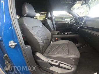 2025 Volkswagen Atlas Cross Sport 2.0T SE w/Technology - miniatura 14