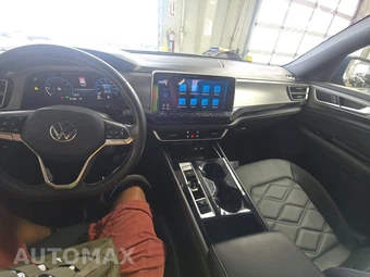 2025 Volkswagen Atlas Cross Sport 2.0T SE w/Technology - miniatura 17