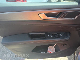 2025 Volkswagen Atlas Cross Sport 2.0T SE w/Technology - miniatura 9