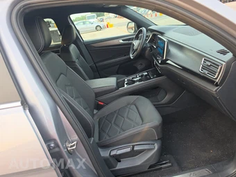 2025 Volkswagen Atlas Cross Sport 2.0T SE w/Technology - miniatura 8