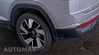 2025 Volkswagen Atlas Cross Sport 2.0T SE w/Technology - miniatura 10